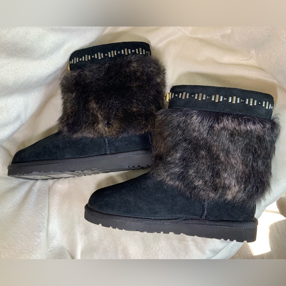 NEW UGG black suede boots with real lamb fur and rhinestones NWOT Women size 6 - Picture 4 of 10